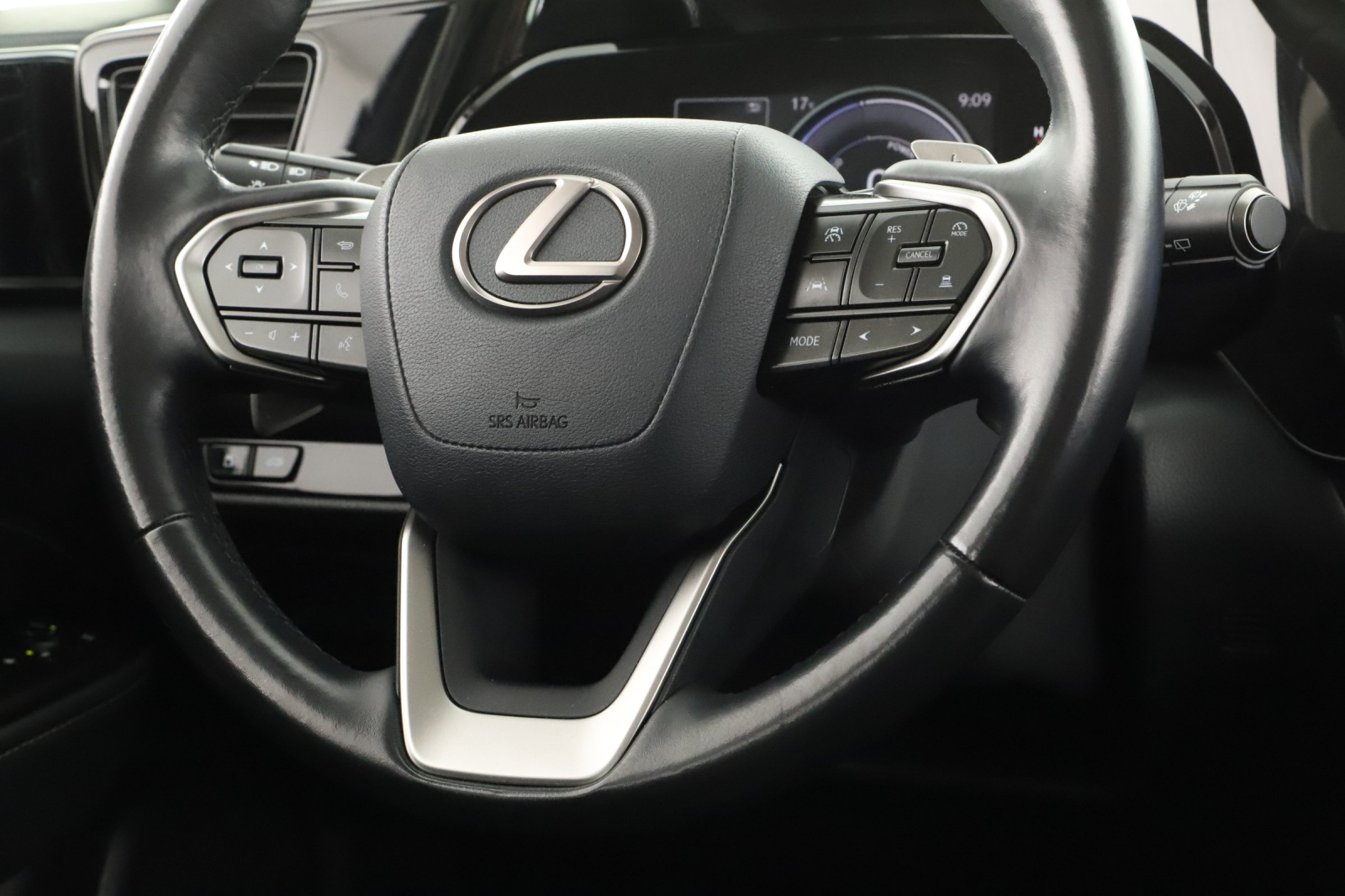 Lexus NX - 2023