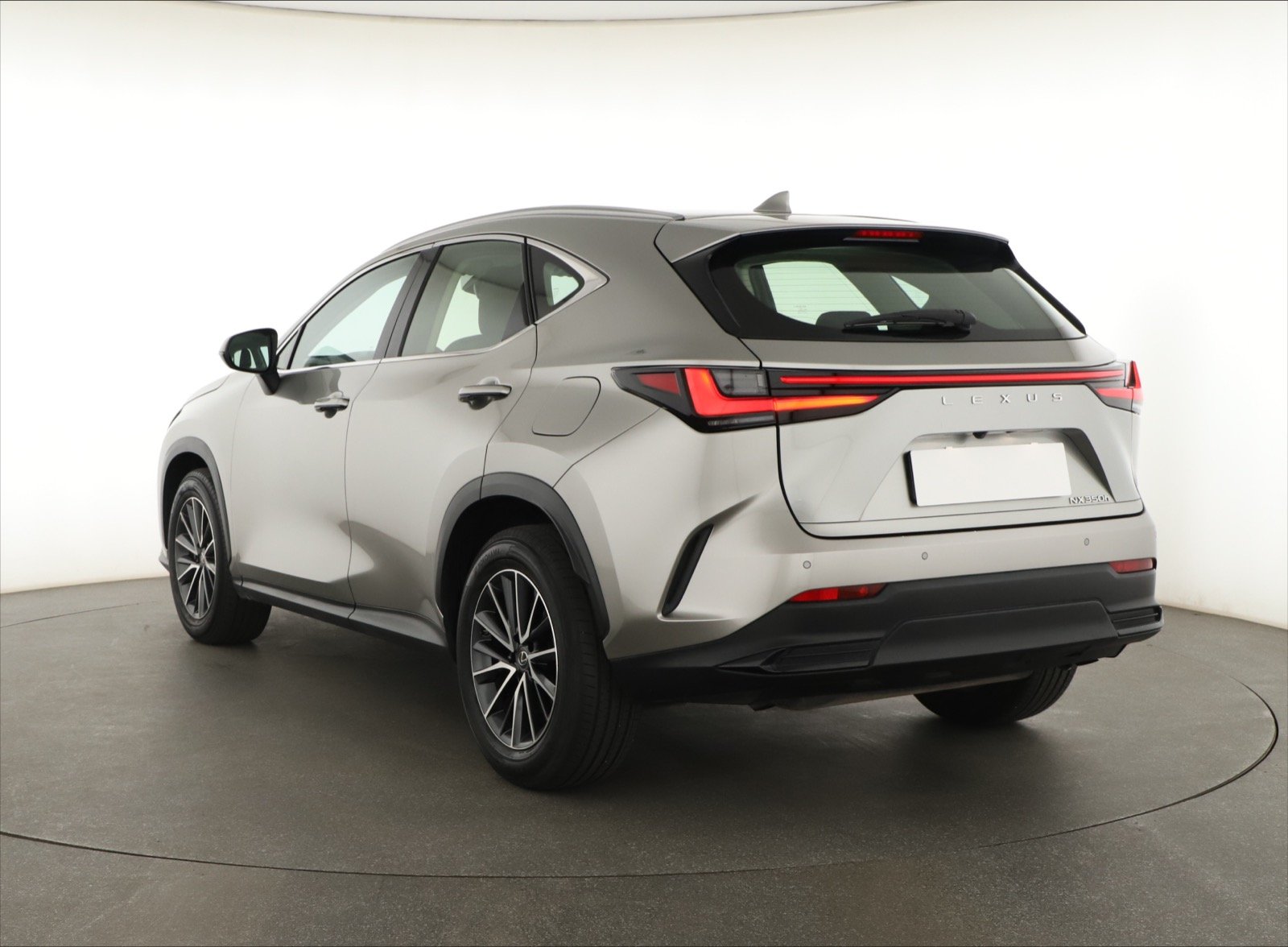 Lexus NX - 2023