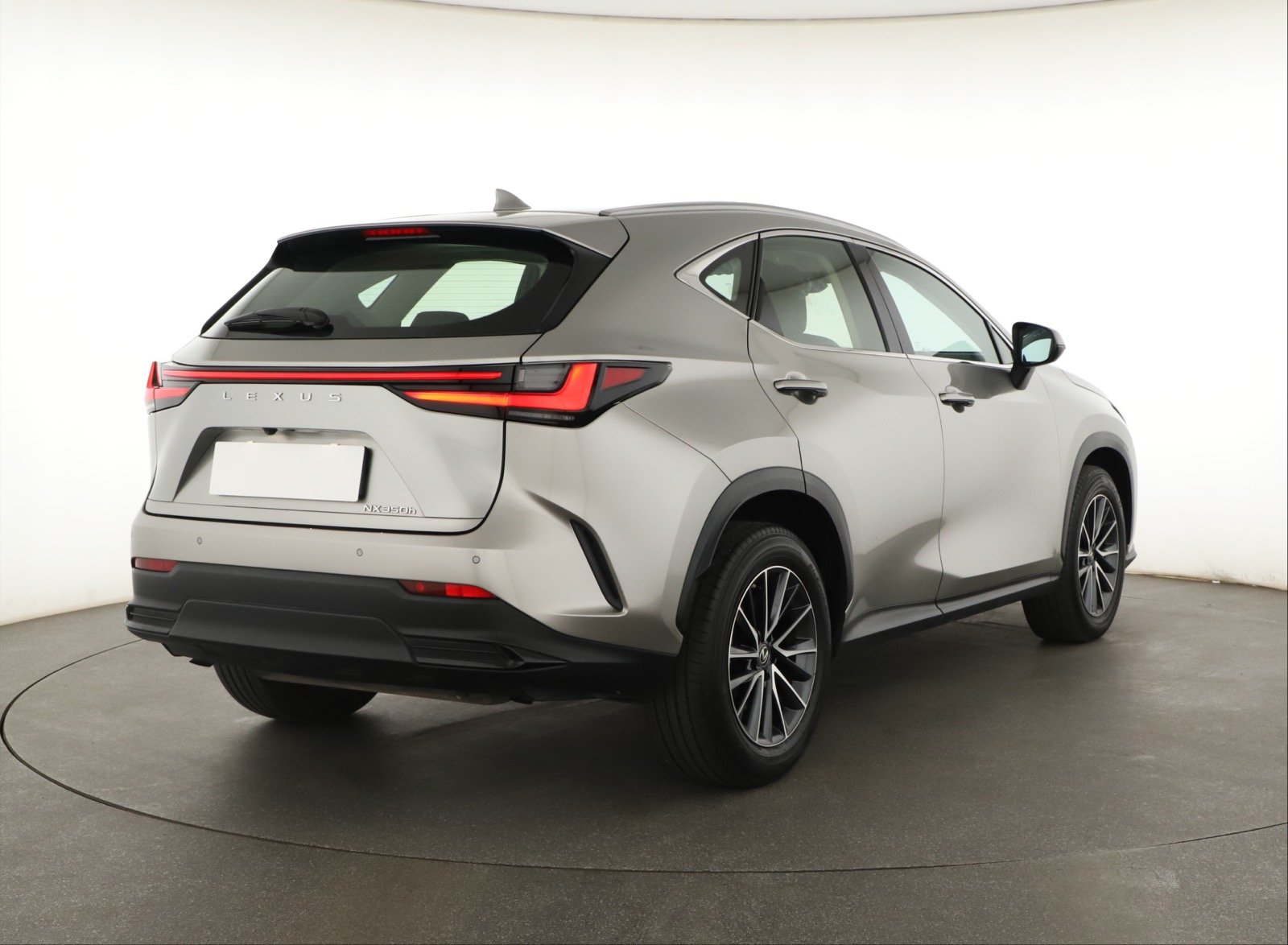 Lexus NX - 2023