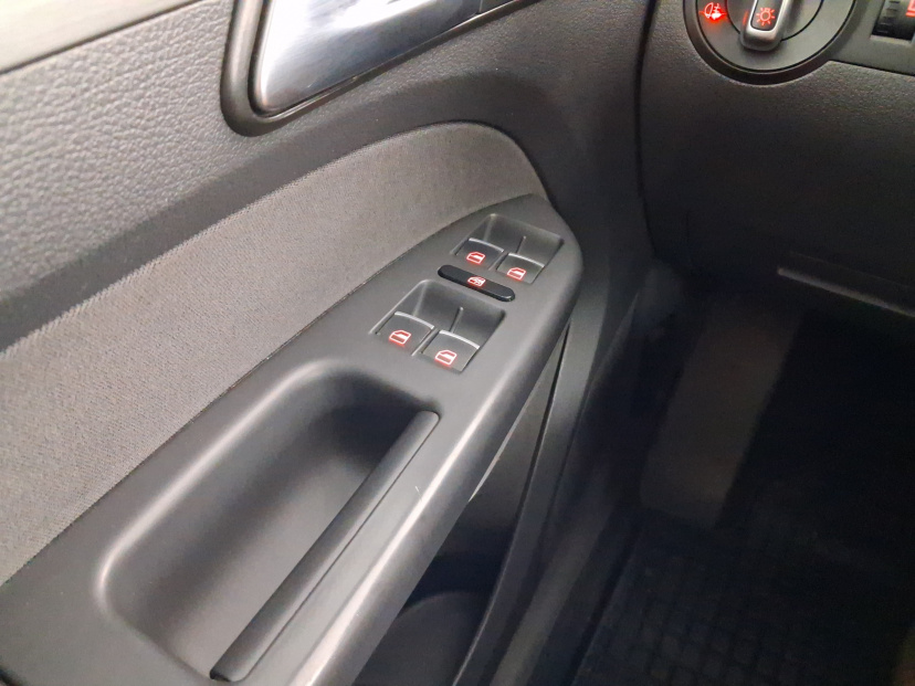 Volkswagen Touran, 2012
