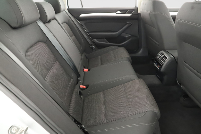 Volkswagen Passat, 2015