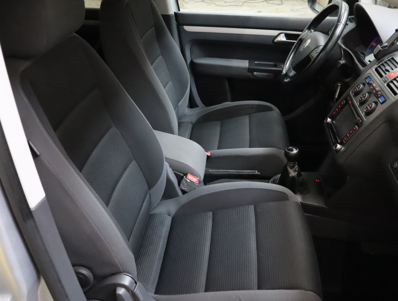 Volkswagen Touran, 2010
