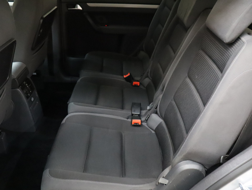 Volkswagen Touran, 2010
