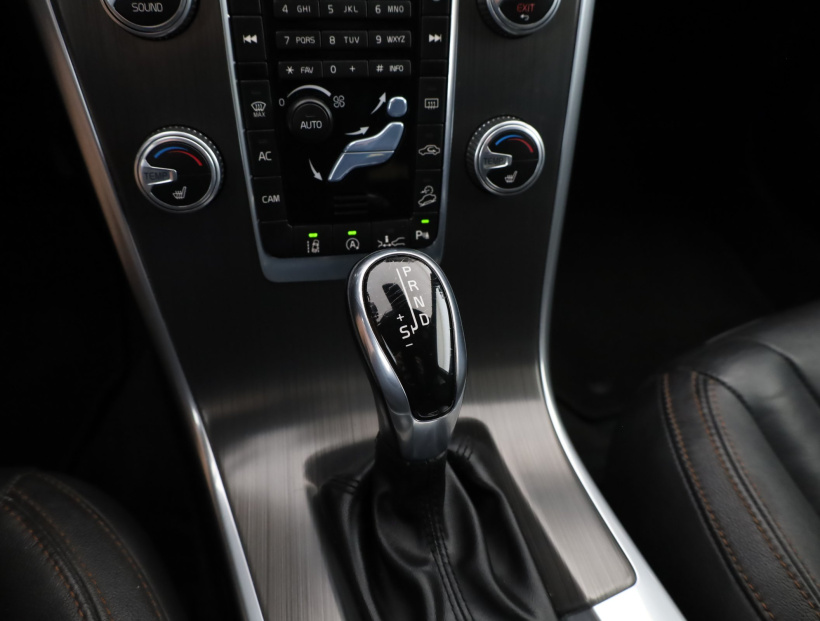 Volvo XC60, 2015