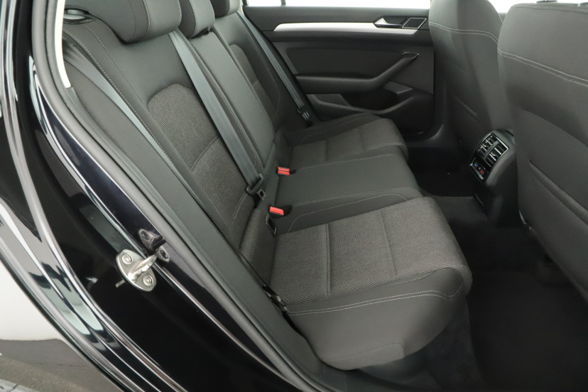 Volkswagen Passat, 2016