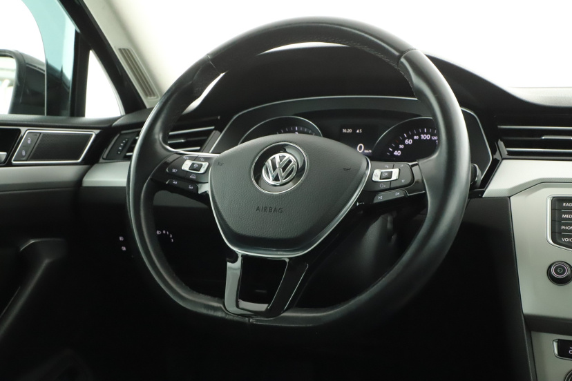 Volkswagen Passat, 2016