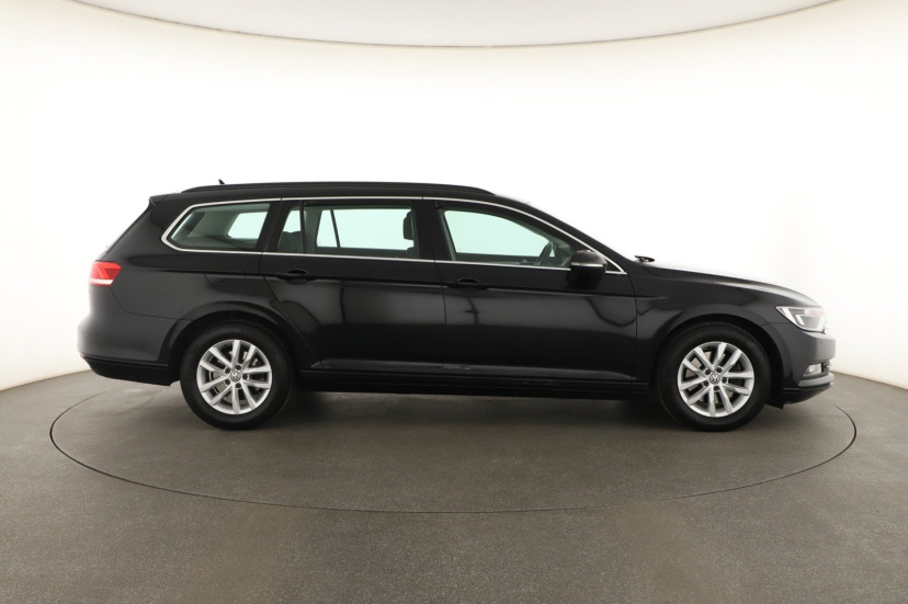 Volkswagen Passat, 2016