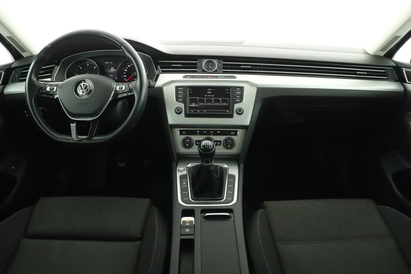 Volkswagen Passat, 2016