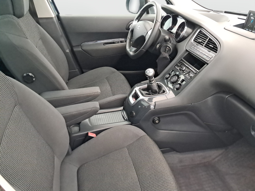 Peugeot 5008, 2015