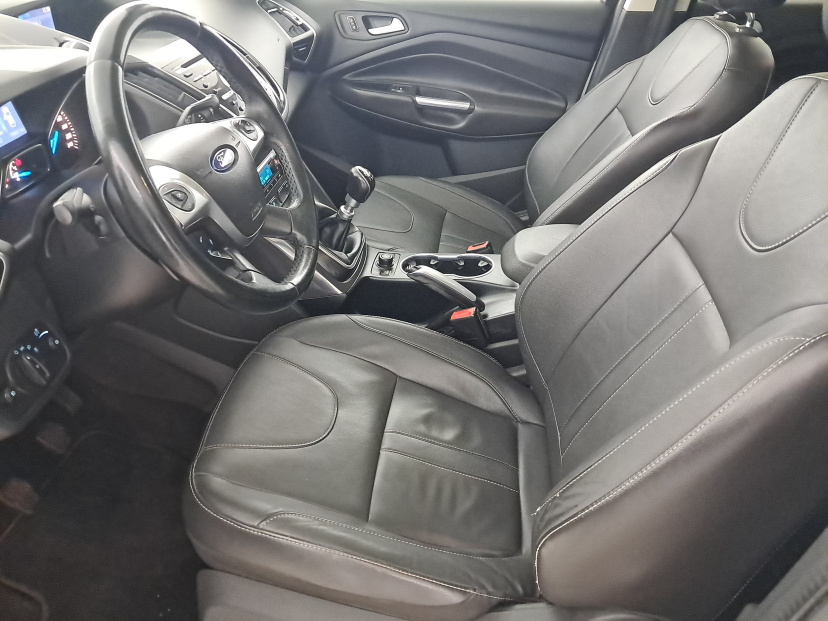 Ford Kuga, 2013