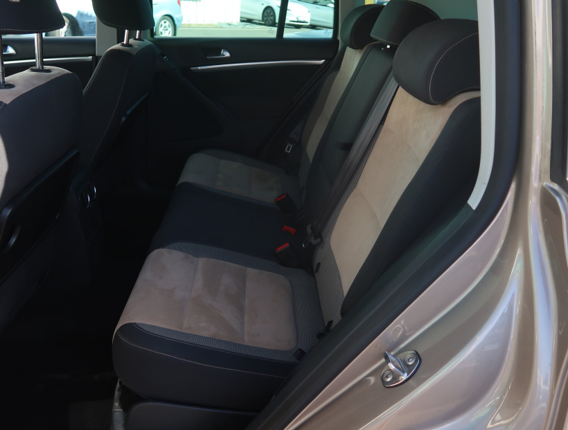 Volkswagen Tiguan, 2012