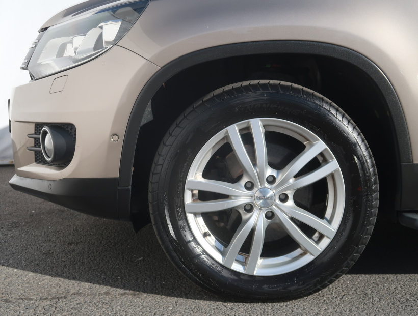 Volkswagen Tiguan, 2012