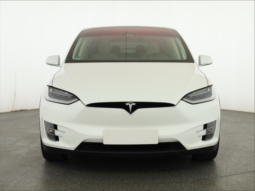 Tesla Model X, 2017