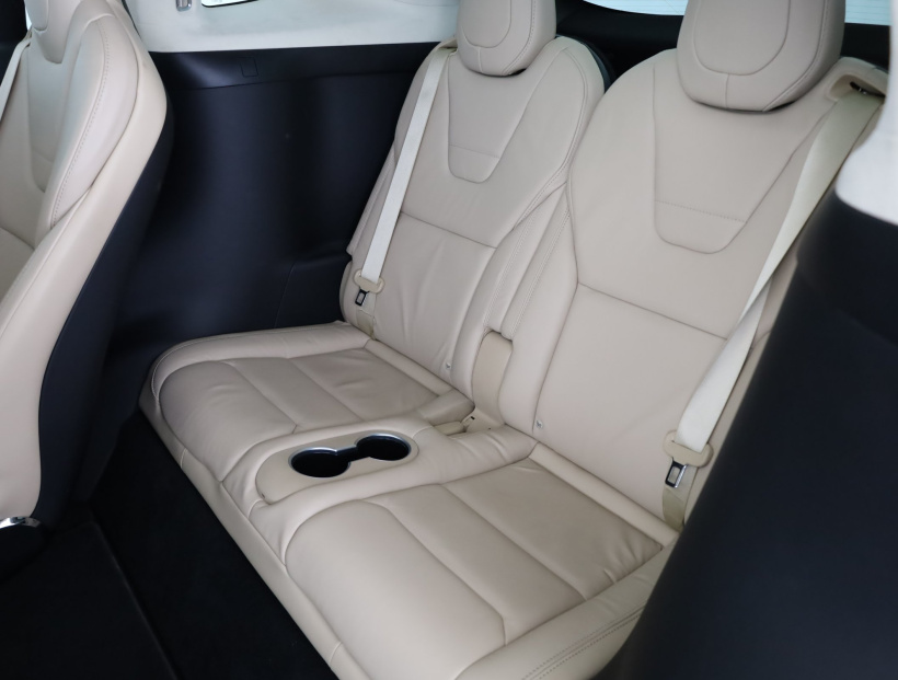 Tesla Model X, 2017