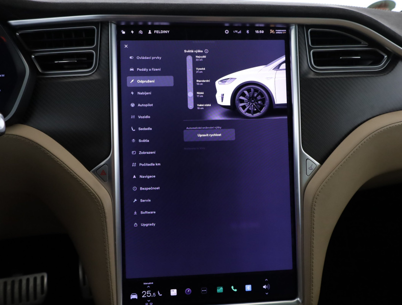 Tesla Model X, 2017