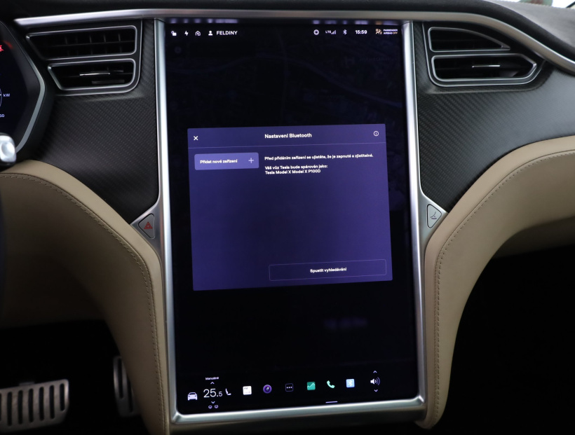 Tesla Model X, 2017