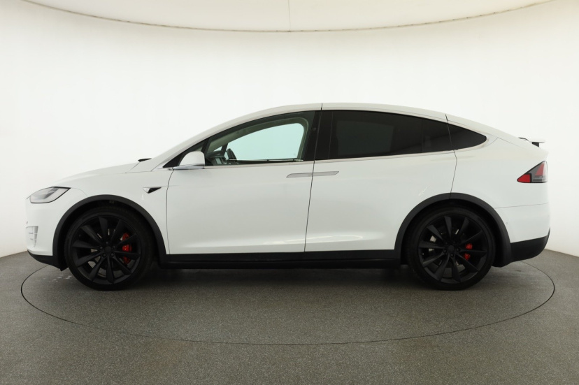 Tesla Model X, 2017