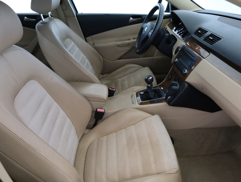 Volkswagen Passat, 2005