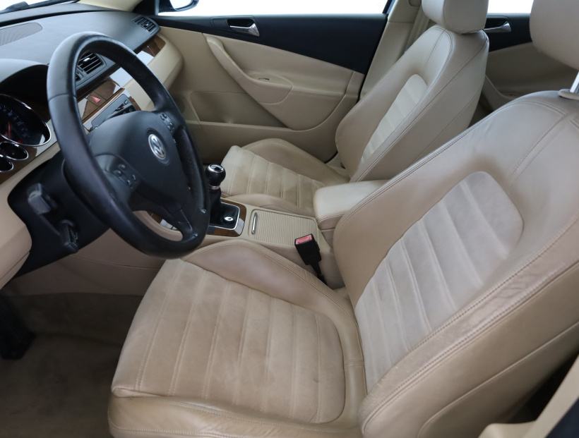 Volkswagen Passat, 2005