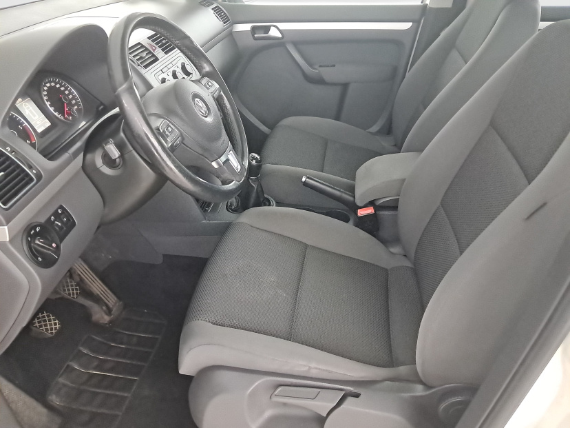 Volkswagen Touran, 2012