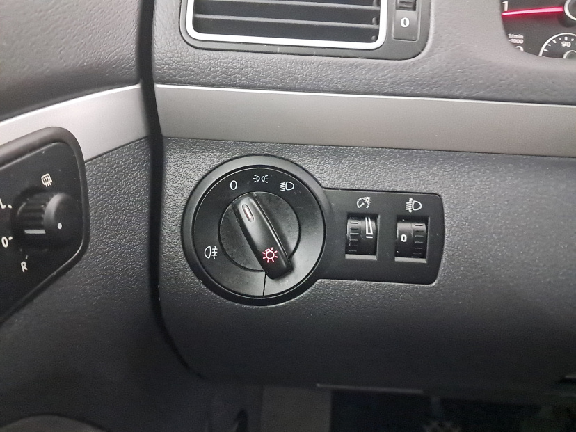 Volkswagen Touran, 2012