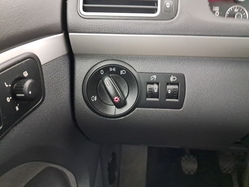 Volkswagen Touran, 2012