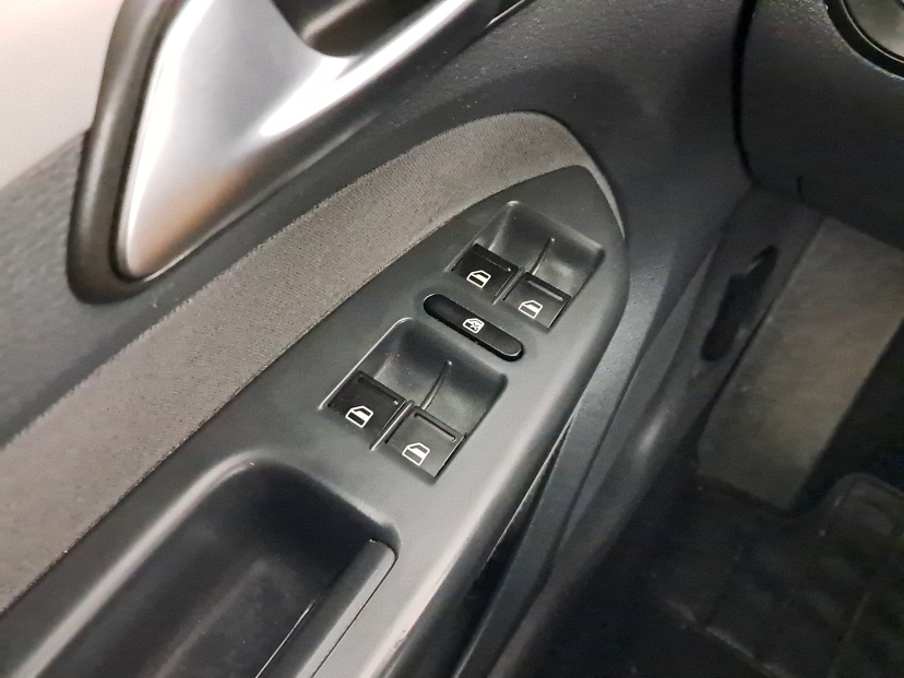 Volkswagen Touran, 2012