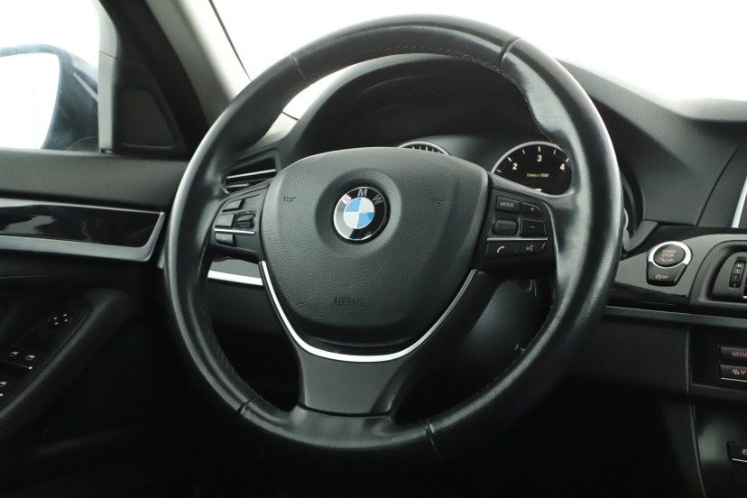 BMW 5, 2015