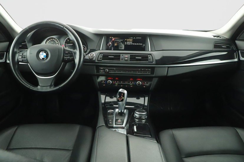 BMW 5, 2015