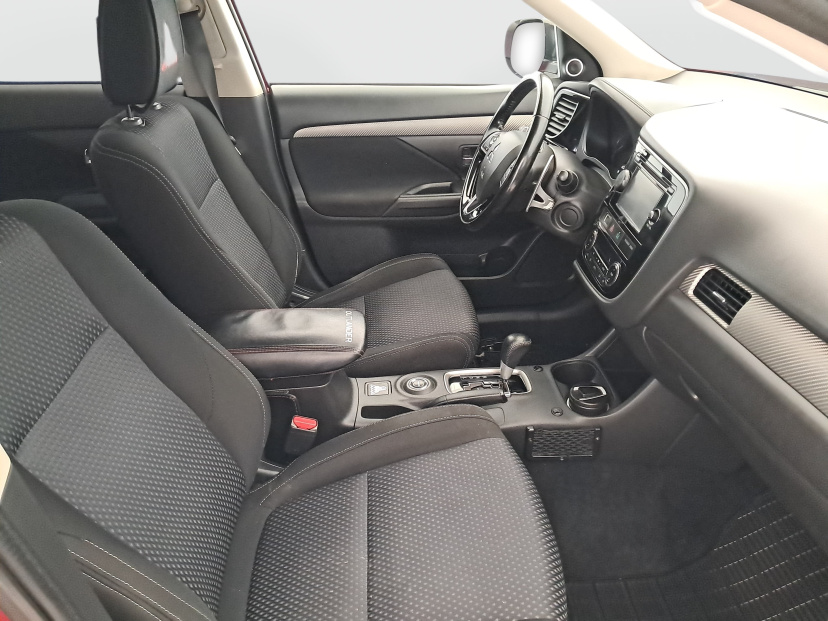 Mitsubishi Outlander, 2016