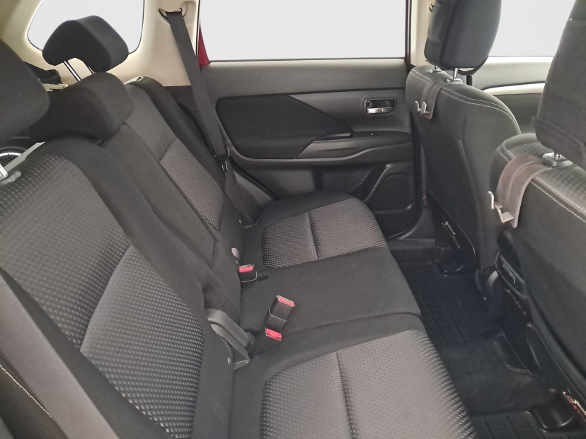 Mitsubishi Outlander, 2016