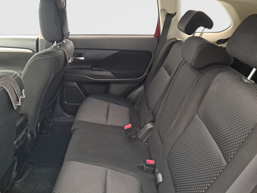 Mitsubishi Outlander, 2016