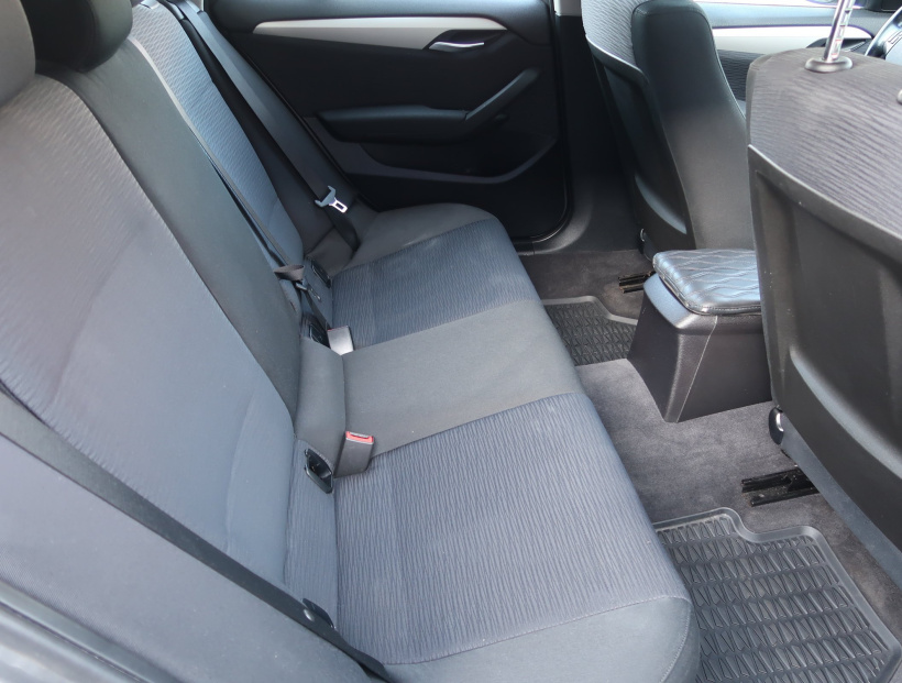 BMW X1, 2011