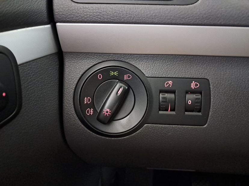 Volkswagen Touran, 2012