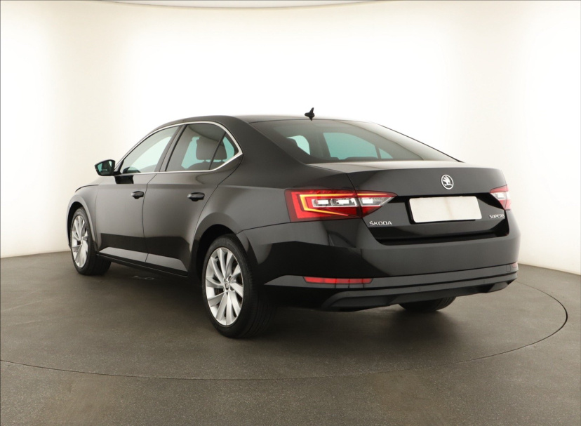 Škoda Superb, 2015