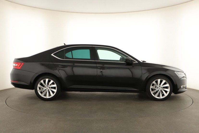 Škoda Superb, 2015