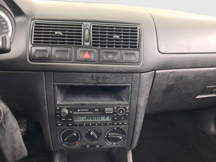 Volkswagen Golf, 2003