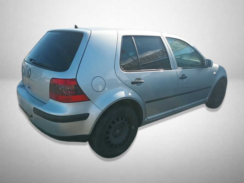 Volkswagen Golf, 2003