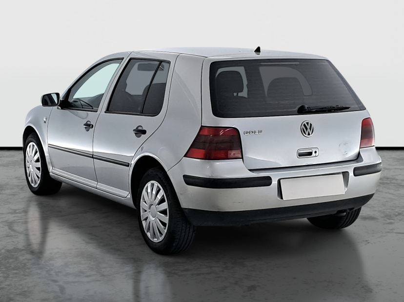 Volkswagen Golf, 2003
