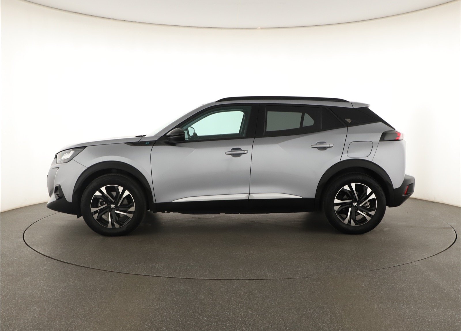 Peugeot e-2008 50 kWh, 2022 4
