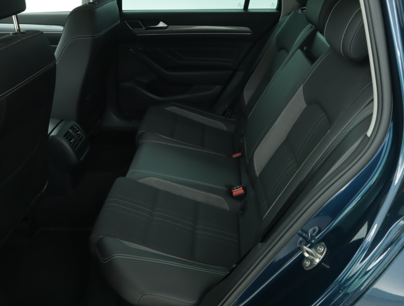Volkswagen Passat, 2022