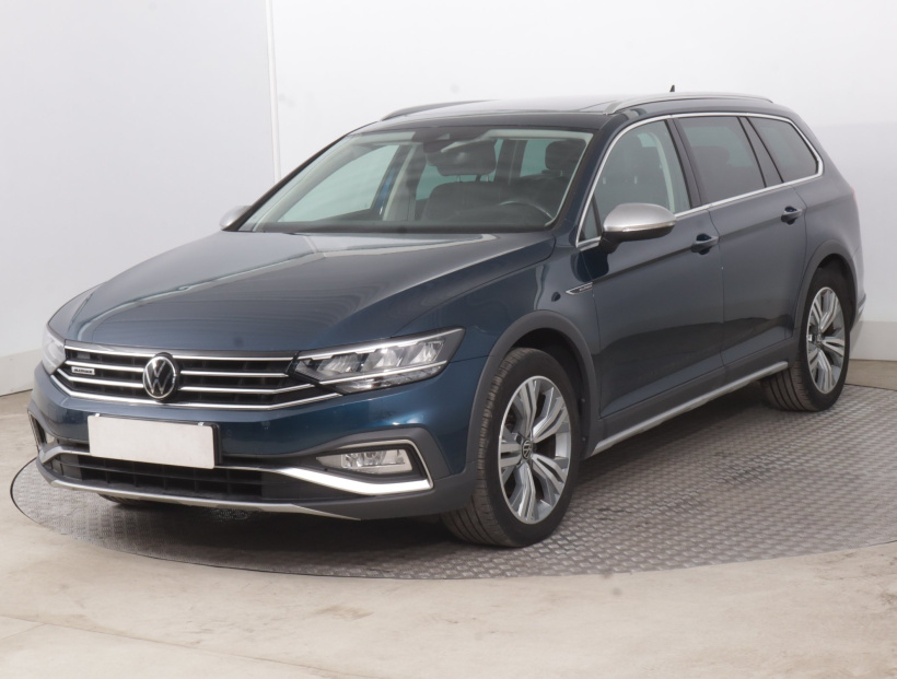 Volkswagen Passat, 2022