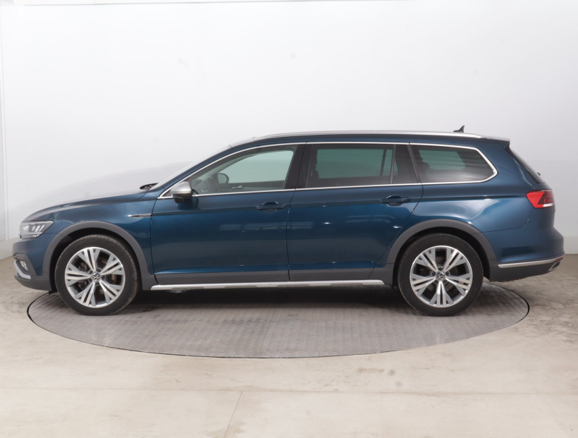 Volkswagen Passat, 2022