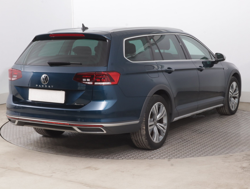 Volkswagen Passat, 2022
