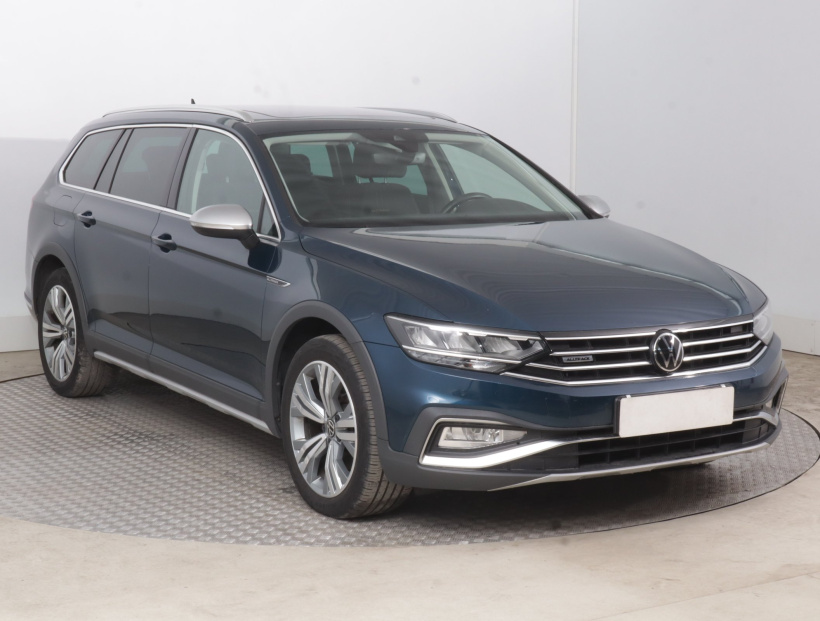 Volkswagen Passat, 2022