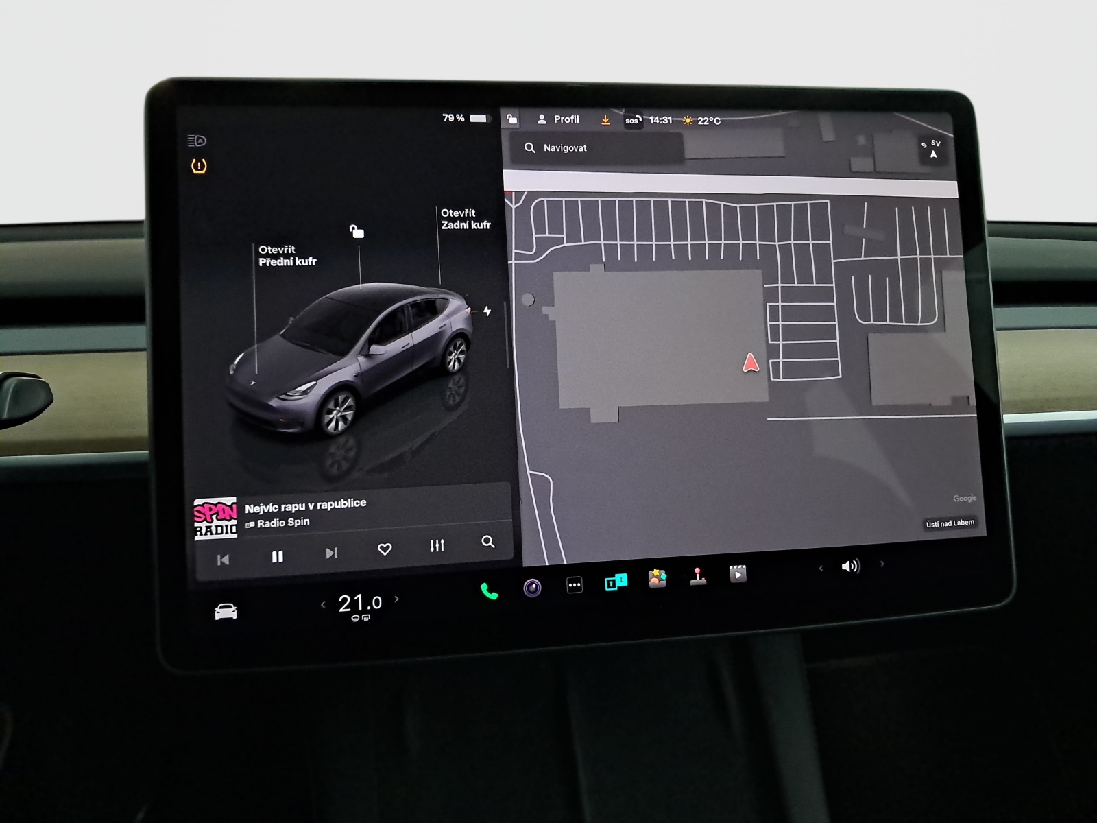 Tesla Model Y Long Range AWD – fotografie 18