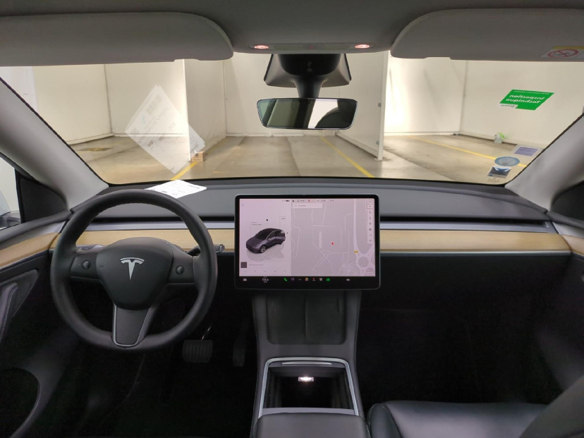 Tesla Model Y, 2022