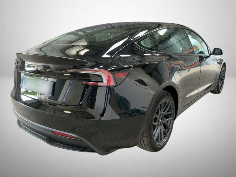 Tesla Model 3, 2023