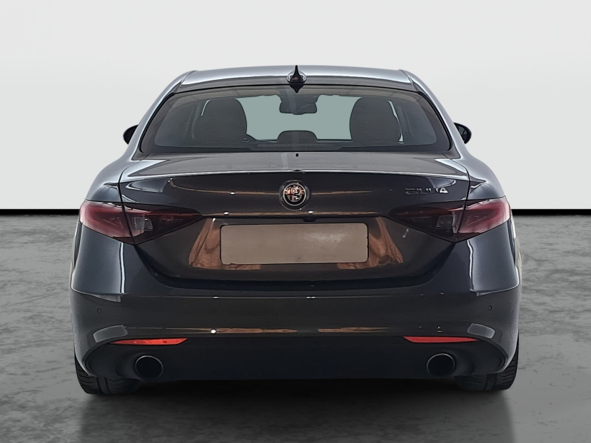 Alfa Romeo Giulia, 2017