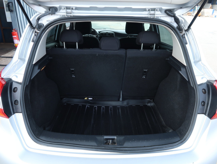 Nissan Pulsar, 2015